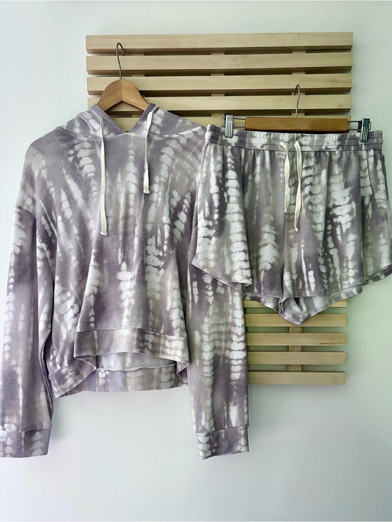 Dress Forum Other - Lounge Set Dress Forum Los Angeles | Hoodie & Shorts | Size L | Cute & Comfy